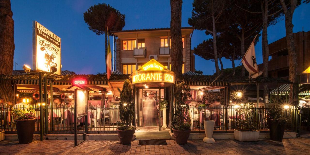 Hotel Il Cavaliere Nero Tirrenia Exterior photo